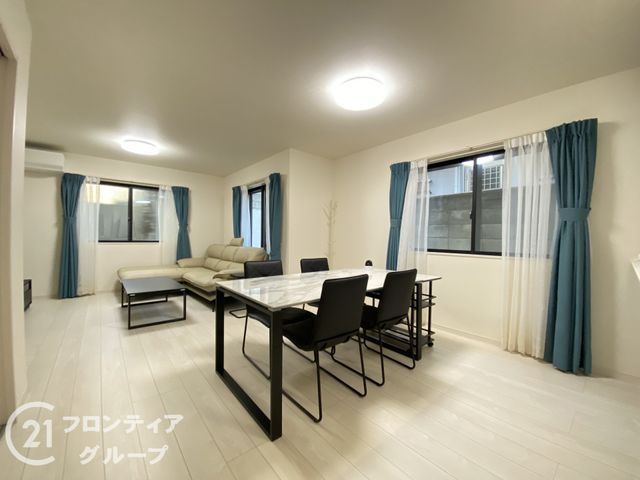 Modern 3LDK Detached House for Sale Near Sakaiminami Station, Osaka - Thumbnail 4
