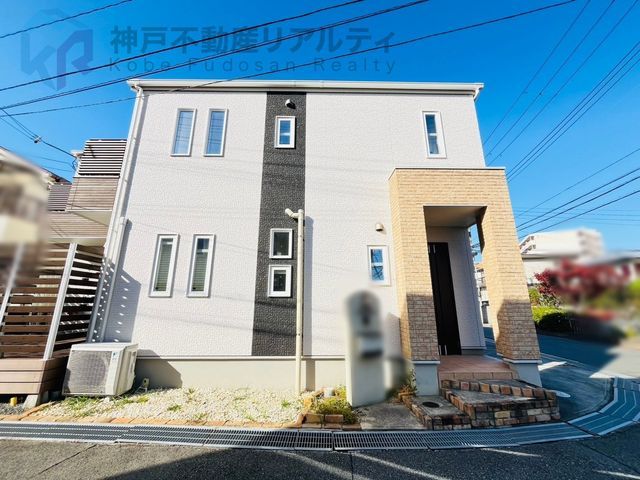 4LDK Detached House with Loft & Deck in Kobe's Tarumi Ward - Thumbnail 3