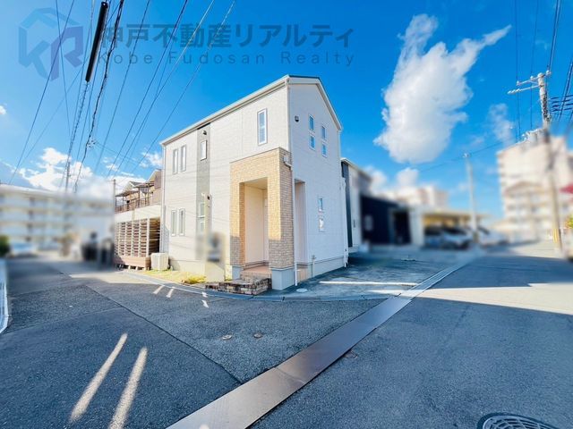 4LDK Detached House with Loft & Deck in Kobe's Tarumi Ward - Thumbnail 4