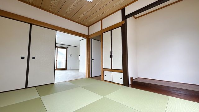 Renovated 5SLDK House in Ikoma, Nara with Large Garden - Thumbnail 4