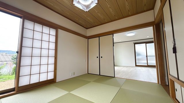 Renovated 5SLDK House in Ikoma, Nara with Large Garden - Thumbnail 2