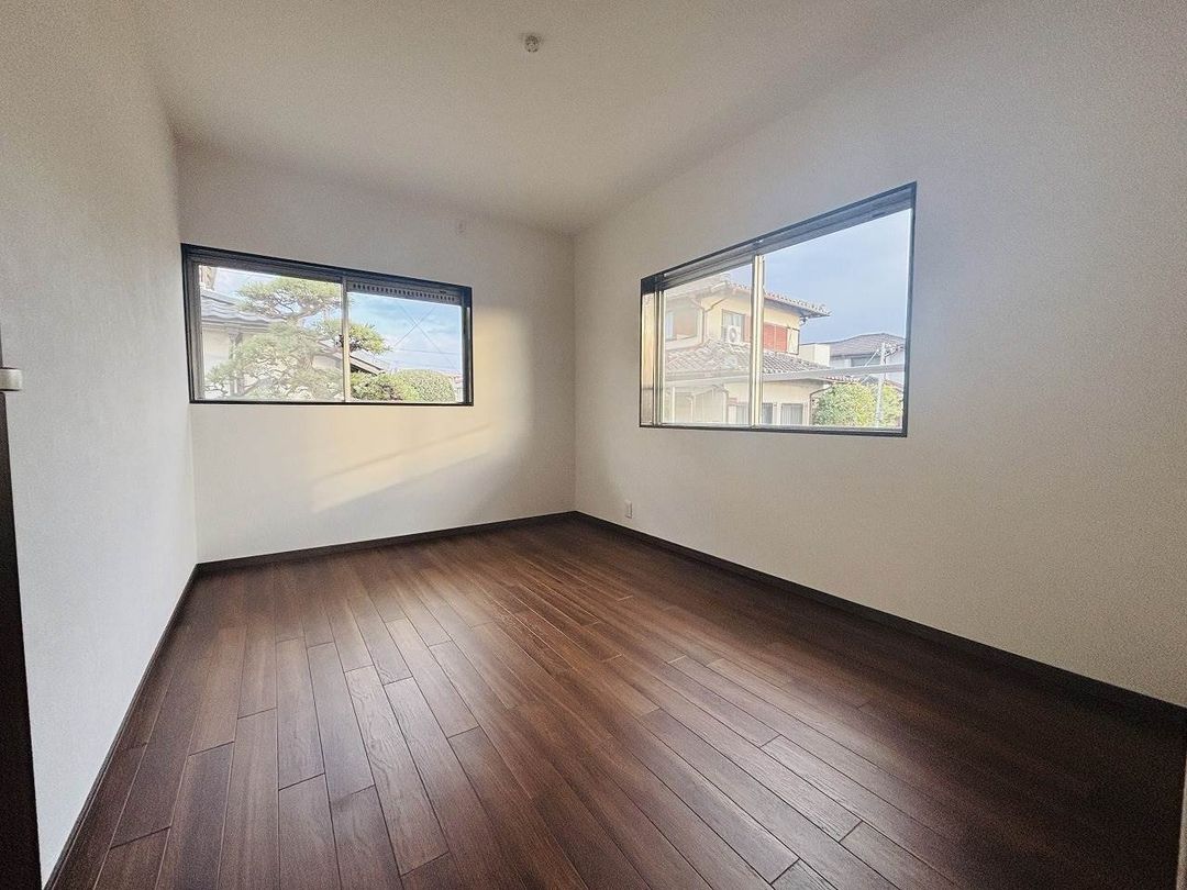 3LDK Detached House for Sale in Sakai Miharaku, Osaka - Thumbnail 2