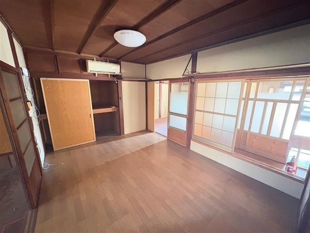 10LDK Spacious House with Large Land in Himeji, Hyogo - Thumbnail 4