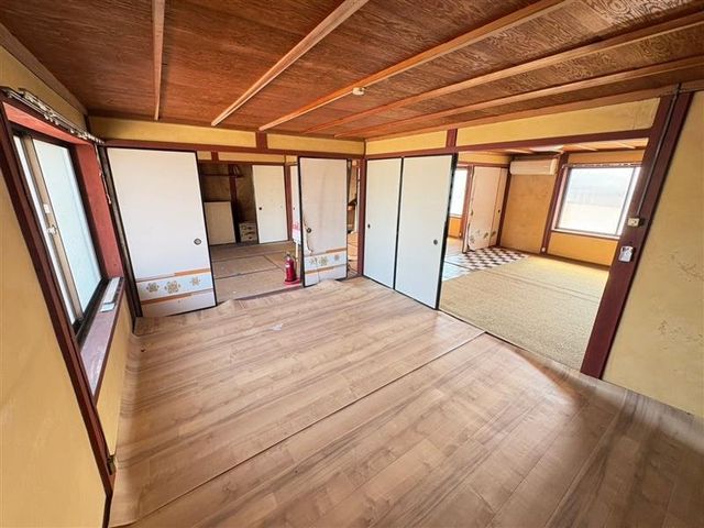 10LDK Spacious House with Large Land in Himeji, Hyogo - Thumbnail 3