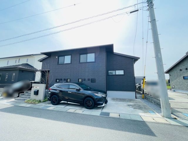 Modern 3LDK Single-Story House for Sale in Inabe, Mie - Thumbnail 2