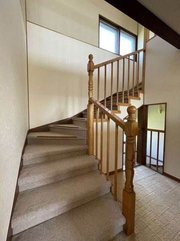 7LDK Multi-Generational House for Sale in Tomakomai, Hokkaido - Thumbnail 2