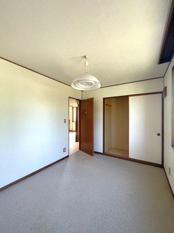 7LDK Multi-Generational House for Sale in Tomakomai, Hokkaido - Thumbnail 3