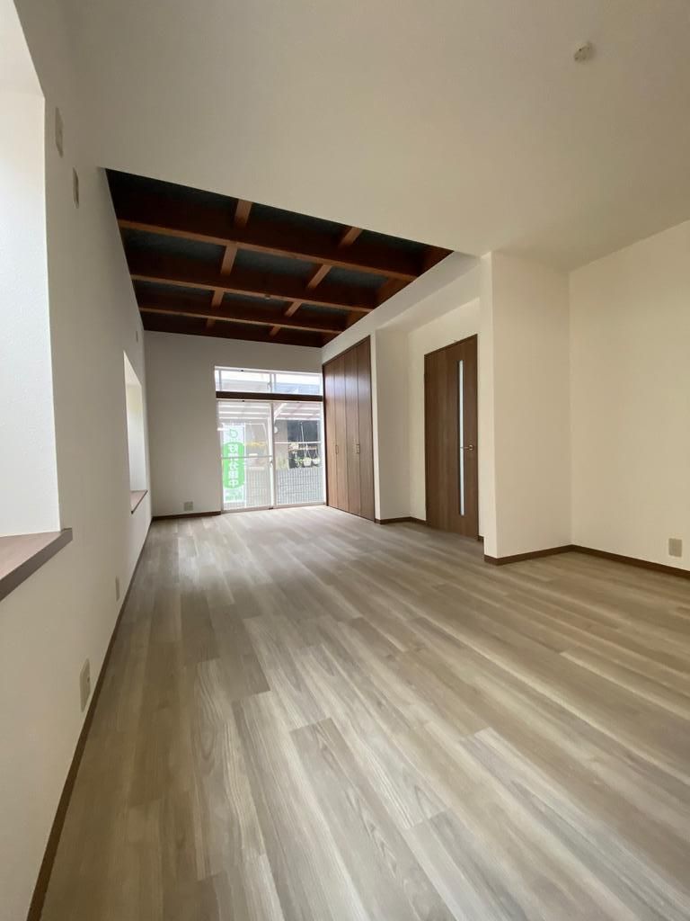 Renovated 4LDK House near Wakae-Iwata Station, Higashiosaka - Thumbnail 3