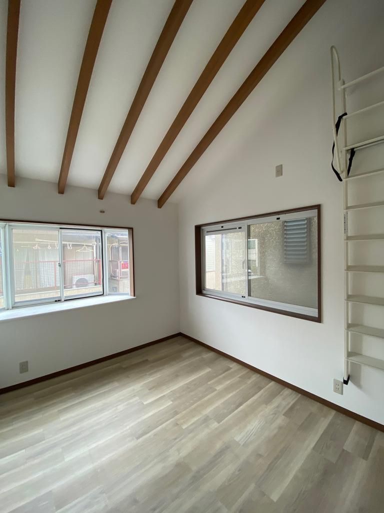 Renovated 4LDK House near Wakae-Iwata Station, Higashiosaka - Thumbnail 2