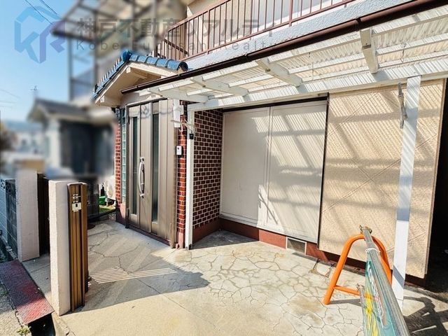 4DK Detached House for Sale in Akashi, Hyogo - 12 Min Walk to Station - Thumbnail 2
