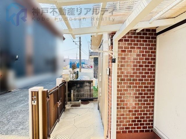 4DK Detached House for Sale in Akashi, Hyogo - 12 Min Walk to Station - Thumbnail 3