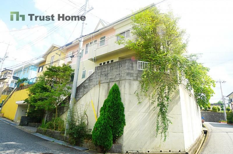 4SLDK House with Garage & Views in Kobe's Kita Ward - Thumbnail 2