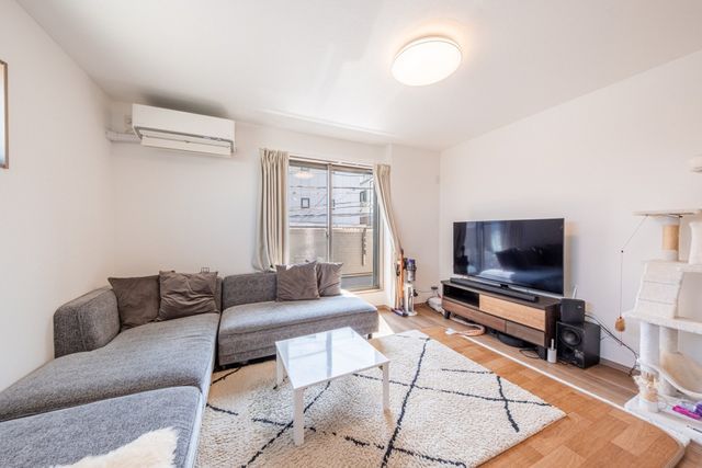 Modern 4LDK House for Sale in Suita, Osaka - Near Esaka Station - Thumbnail 3