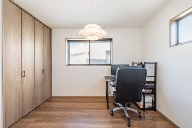 Modern 4LDK House for Sale in Suita, Osaka - Near Esaka Station - Thumbnail 4