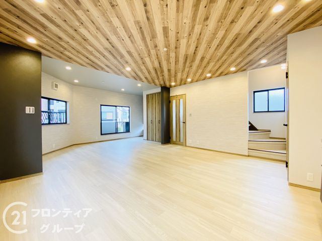 3LDK 113sqm House for Sale in Higashiyodogawa-ku, Osaka - Thumbnail 2