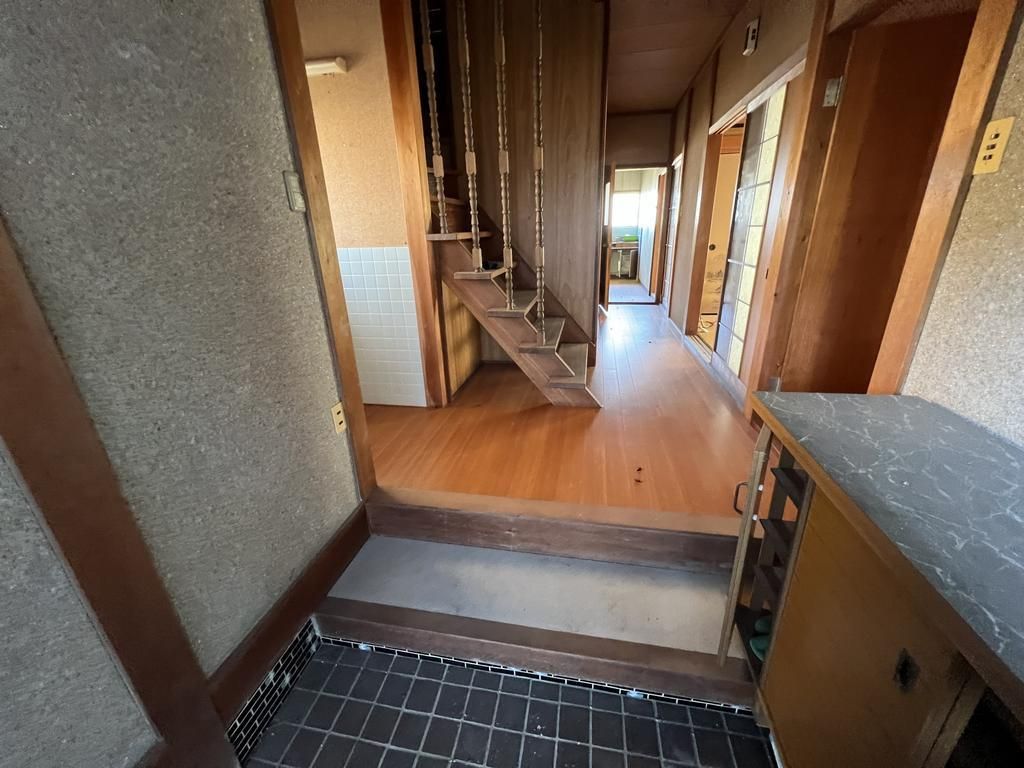 South-Facing 5DK Wooden House for Sale in Takahama, Fukui - Image 1