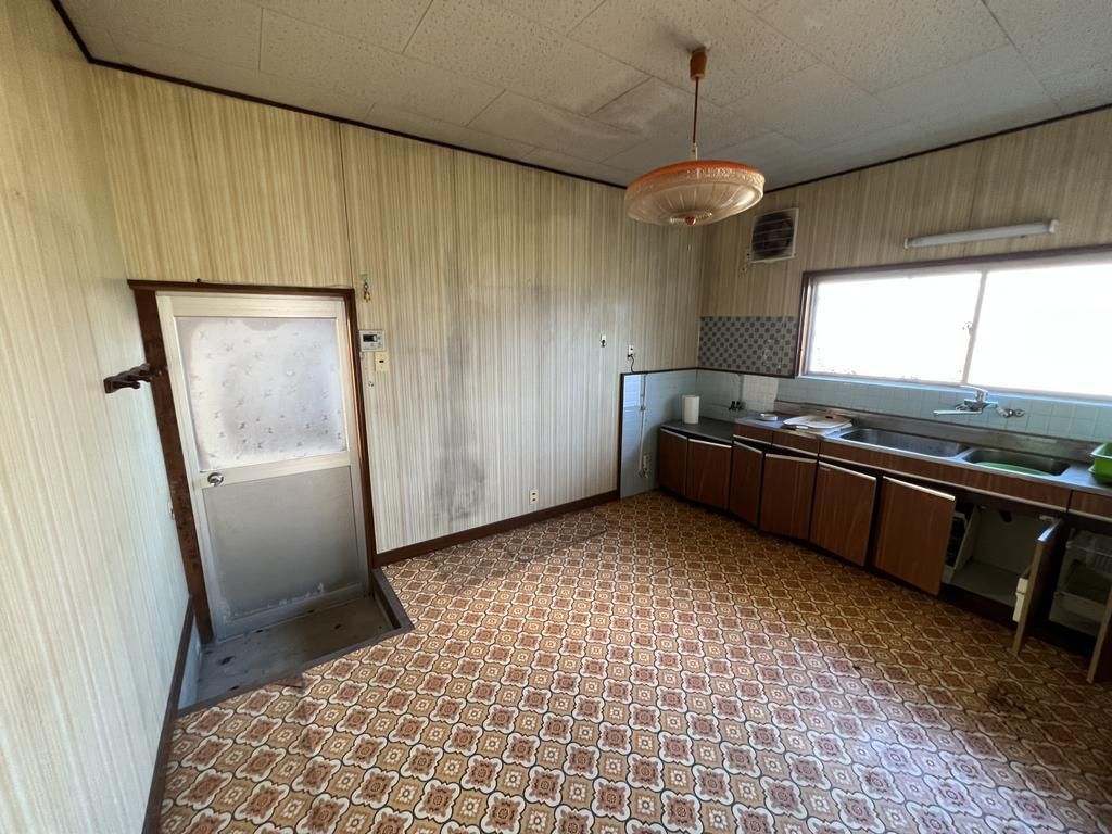 South-Facing 5DK Wooden House for Sale in Takahama, Fukui - Thumbnail 2