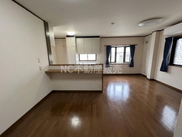 5LDK House for Sale in Ikuno-ku, Osaka - 233 sqm - Thumbnail 3