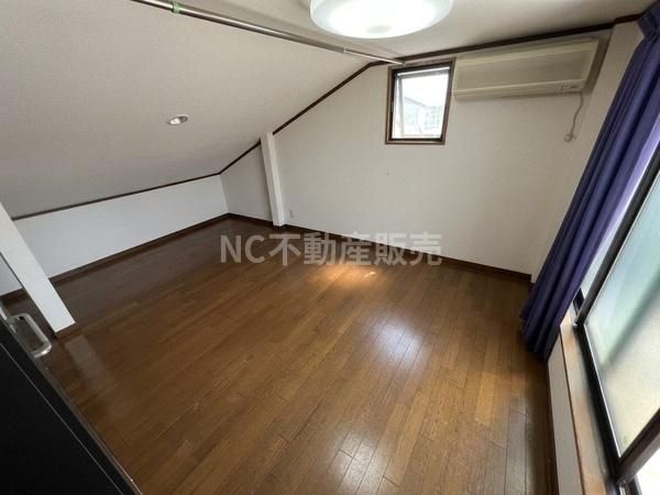 5LDK House for Sale in Ikuno-ku, Osaka - 233 sqm - Thumbnail 4