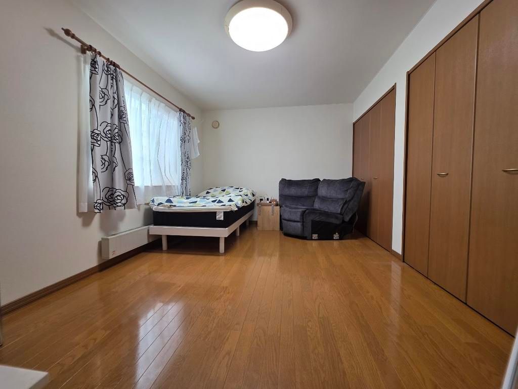 Spacious 3LDK House with Recent Renovations in Ishikari, Hokkaido - Thumbnail 4