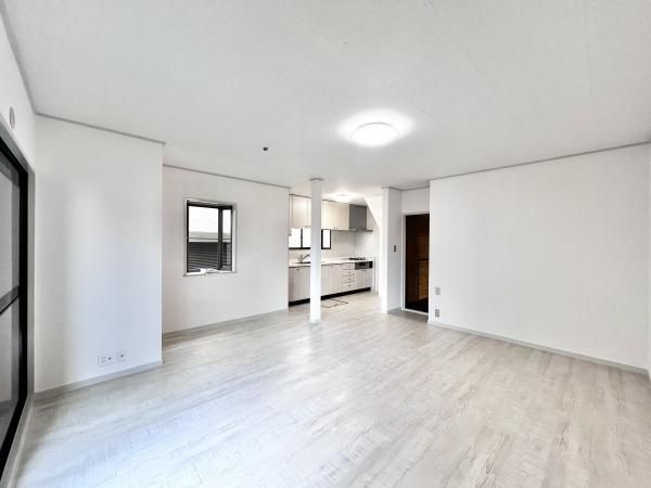 5LDK Detached House in Sakai, Osaka | Renovated Family Home - Thumbnail 3