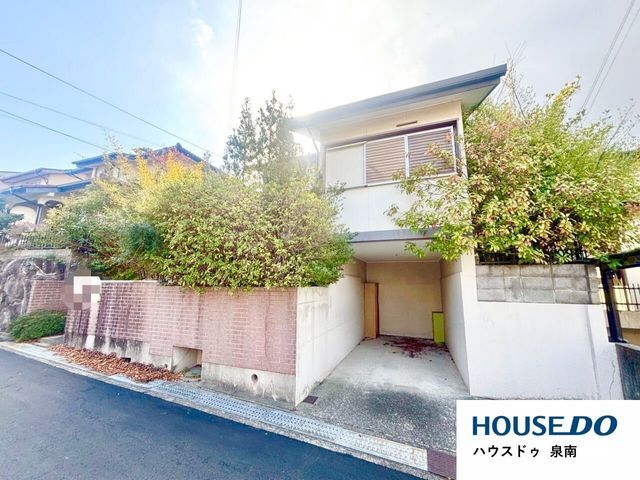Renovated 4LDK House with Garage in Sennan, Osaka - Thumbnail 2