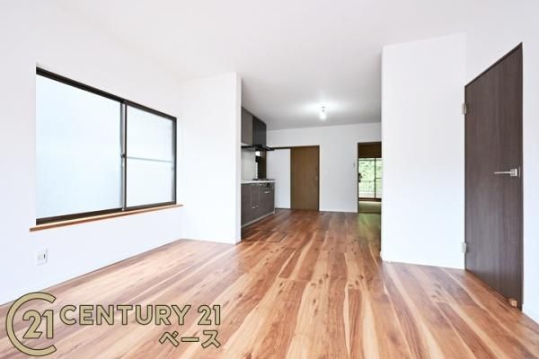 4LDK Renovated House for Sale in Sangō, Nara - 101 sqm - Thumbnail 2