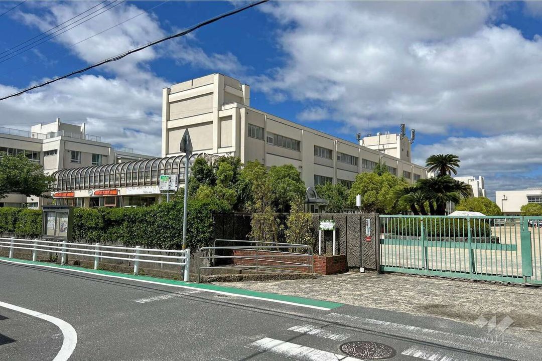 6LDK Detached House for Sale in Itami, Hyogo - Near Inano Station - Thumbnail 3