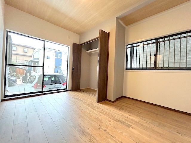 Renovated 5LDK Detached House for Sale in Hirakata, Osaka - Thumbnail 3