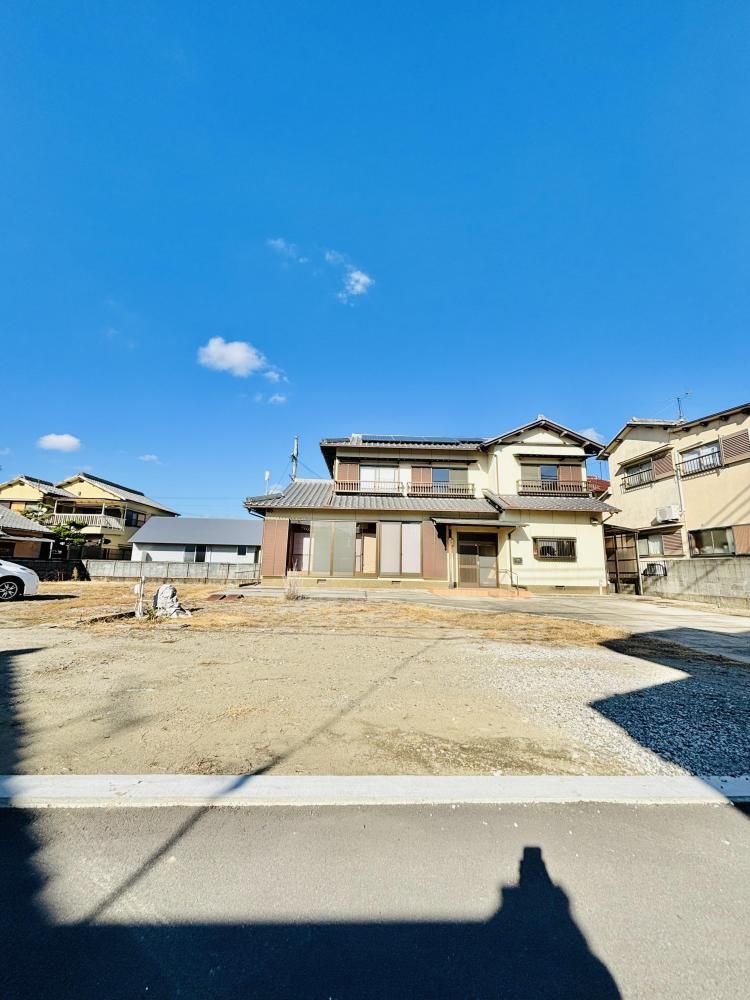 5LDK Detached House for Sale in Wakayama City, 159.83 sqm - Thumbnail 2