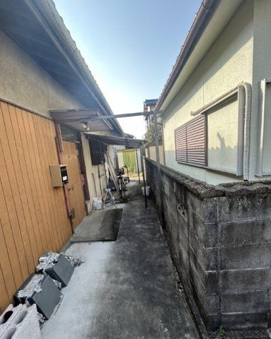 Renovated 2DK House in Wakayama City - 55 sqm on 213 sqm Land - Thumbnail 4