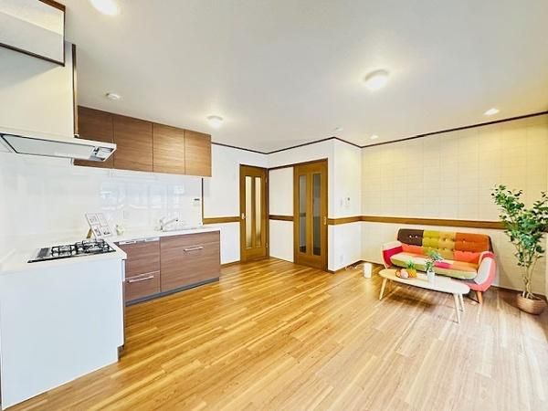 Renovated 3SLDK House for Sale in Higashiyodogawa-ku, Osaka - Thumbnail 3