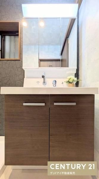 Renovated 4LDK House Near Senri Station, Osaka Asahi Ward - Thumbnail 3