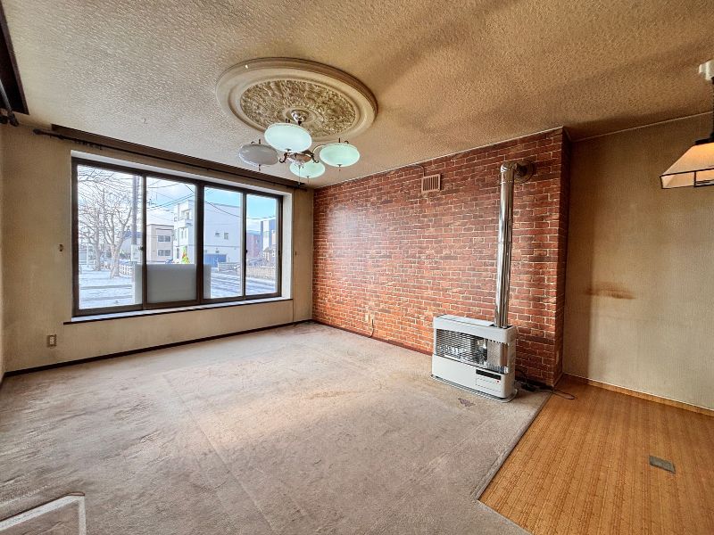 3LDK Corner Lot House for Sale in Tomakomai, Hokkaido - Thumbnail 2