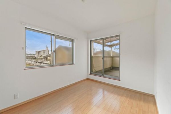 4LDK Detached House for Sale in Fujiidera, Osaka - Thumbnail 2
