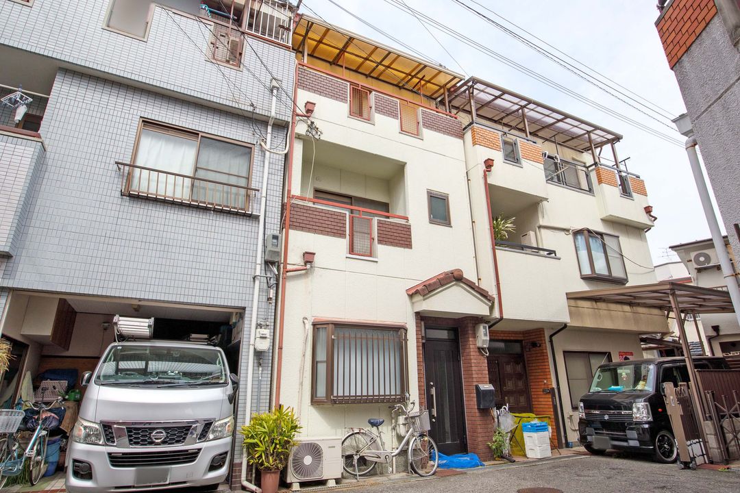 4LDK House for Sale in Higashiyodogawa, Osaka | 7-min Walk to Station - Thumbnail 2