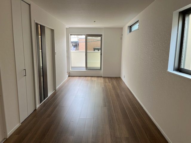 Modern 4LDK House for Sale in Higashinari-ku, Osaka - Thumbnail 3