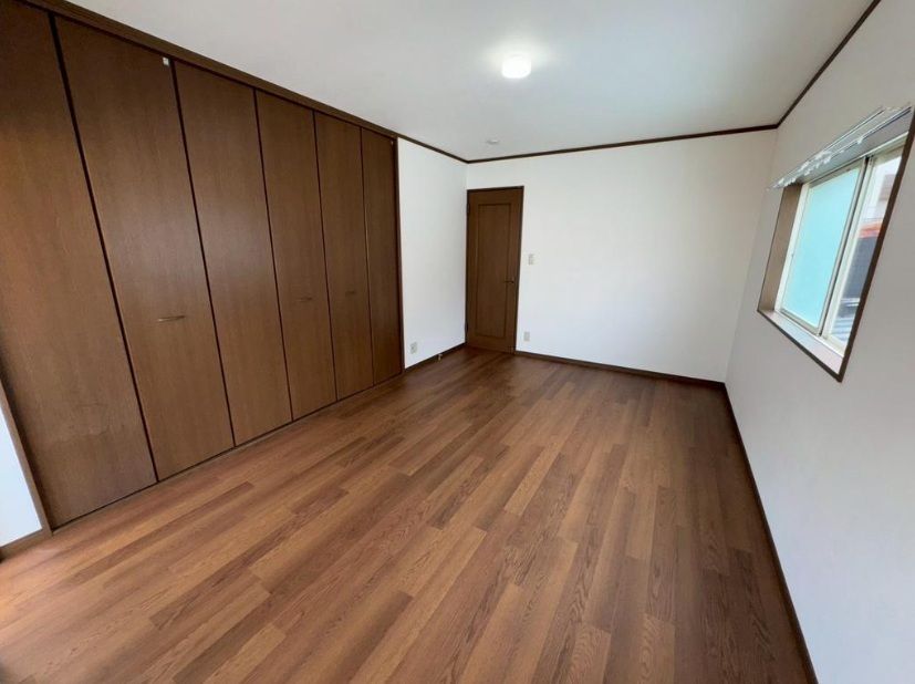 Renovated 4LDK Steel House with Parking in Osaka Kita Ward - Thumbnail 3