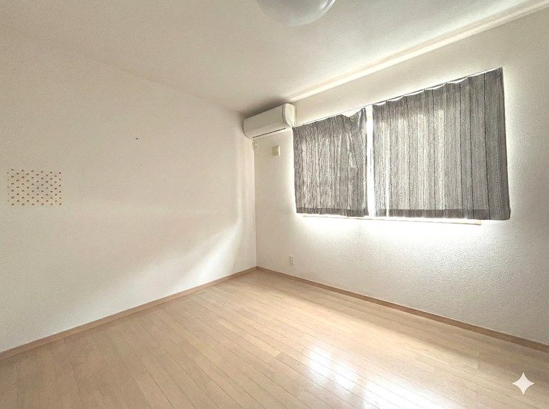 4LDK Detached House for Sale in Takatsuki, Osaka - Thumbnail 3