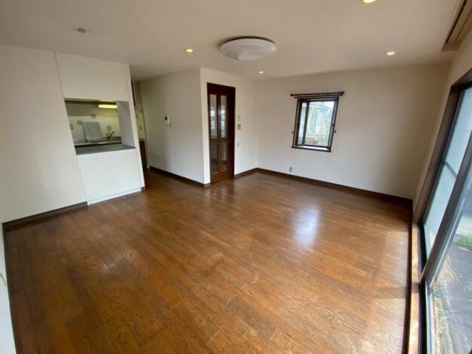 4LDK Detached House for Sale in Iwade, Wakayama - Thumbnail 2