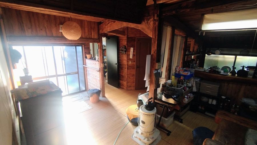 1949 Wooden House on 3350sqm Land with Irori in Miyazaki - Thumbnail 4