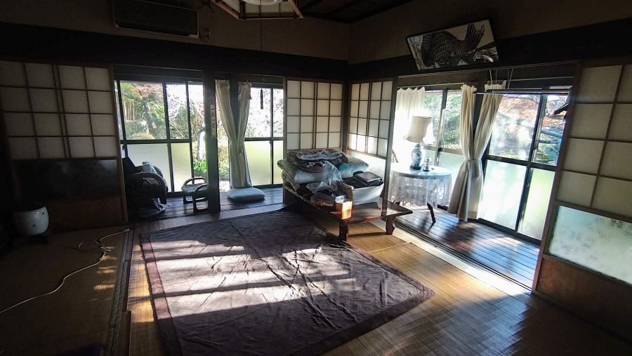 1949 Wooden House on 3350sqm Land with Irori in Miyazaki - Thumbnail 3