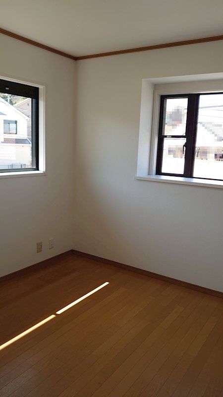 Renovated 4LDK Detached House for Sale in Kawanishi, Hyogo - Thumbnail 3