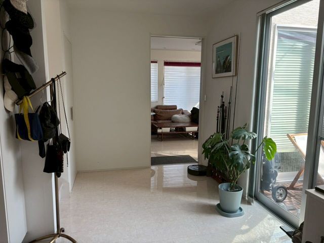 4LDK Corner Lot House with Courtyard in Hannan City, Osaka - Thumbnail 4