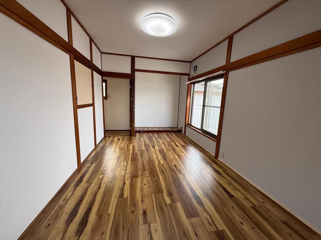 Renovated 4LDK Detached House for Sale in Hirakata, Osaka - Thumbnail 4