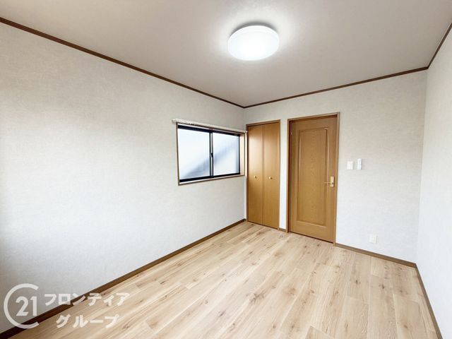 5LDK House for Sale in Moriguchi, Osaka - 110 sqm - Thumbnail 3