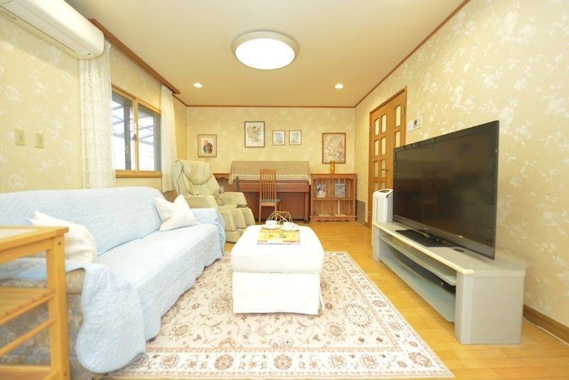 Spacious 5LDK Hebel House in Minoh with Rooftop Terrace - Thumbnail 2