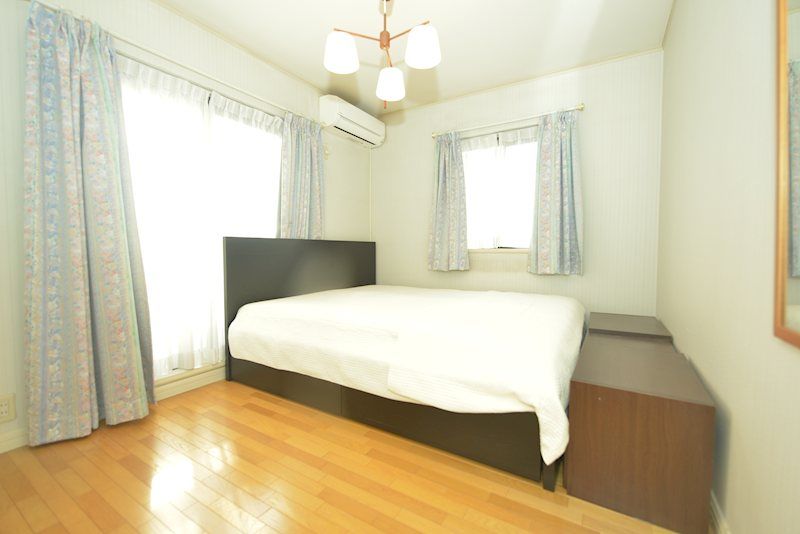 Spacious 5LDK Hebel House in Minoh with Rooftop Terrace - Thumbnail 3