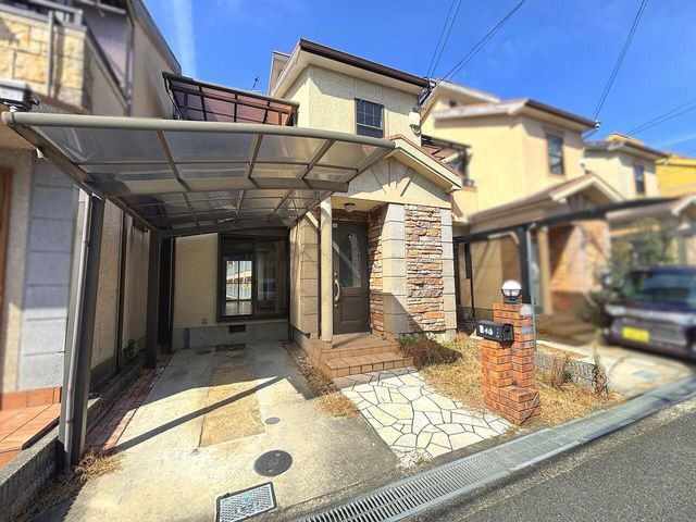 4LDK All-Electric House with Solar Panels for Sale in Katano, Osaka - Thumbnail 3