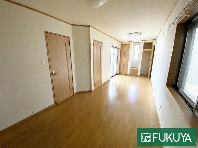 2LDK Detached House for Sale in Katano City, Osaka - Thumbnail 3